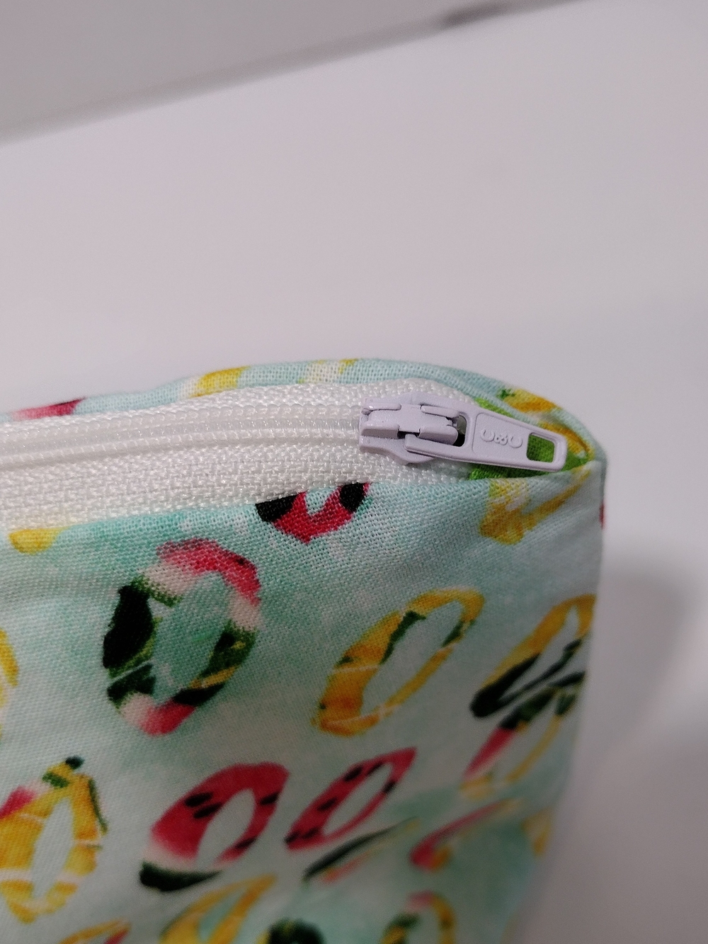 Handmade Multicolor Patterned Zippered Fabric Pouch - Picture 4 of 7